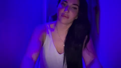 Snapshot of oceanxalara22_xo chatting on October 4, 2:31 am A L A R A online show from October 4, 2:31 am