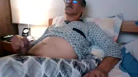 Snapshot of ocorrea chatting on June 10, 3:50 am ocorrea online show from June 10, 3:50 am