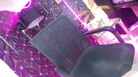 Snapshot of octaviayuki chatting on March 8, 2:04 am Kyla online show from March 8, 2:04 am