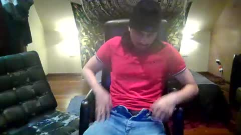 Snapshot of octobersky1993 chatting on October 26, 7:36 am Sky online show from October 26, 7:36 am