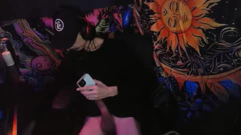 Snapshot of octopusstork chatting on January 16, 9:52 pm PetiteDabs1994 online show from January 16, 9:52 pm