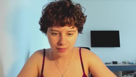 Evie online show from February 2, 5:50 am