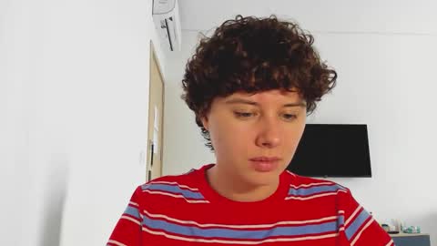 Evie online show from February 6, 5:34 am