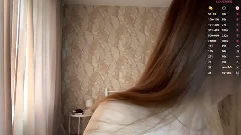 Mia online show from October 14, 9:10 am