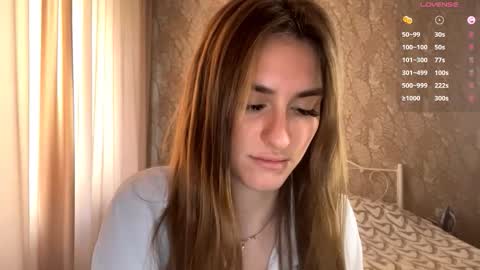 Mia online show from October 17, 9:12 am