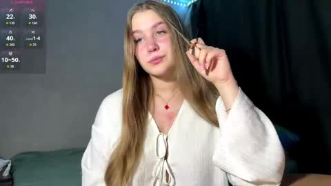 Lili online show from May 30, 2:25 pm