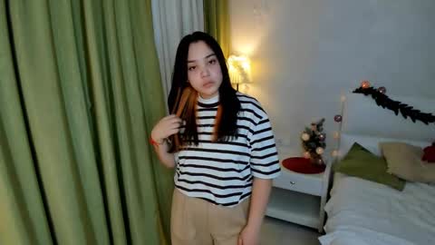 Elin online show from December 18, 4:28 pm
