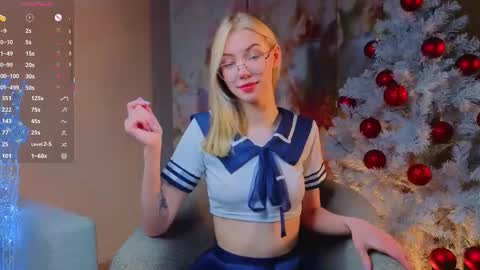 Lynna online show from January 9, 11:02 am