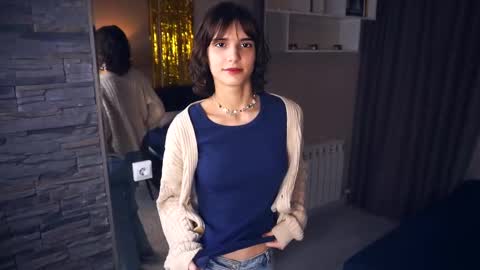 Thea online show from February 28, 9:33 pm