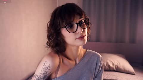 Thea online show from November 26, 7:04 pm