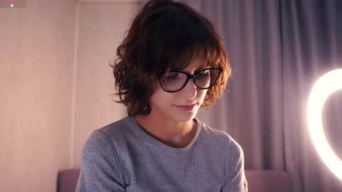 Thea online show from December 15, 6:45 pm