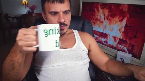 Snapshot of officeman7 chatting on December 5, 5:06 pm officeman7 online show from December 5, 5:06 pm