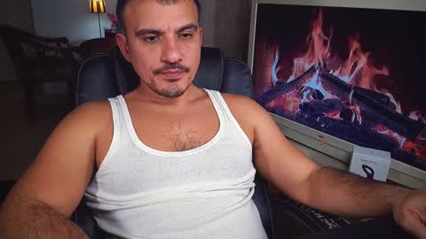 Snapshot of officeman7 chatting on December 11, 5:26 pm officeman7 online show from December 11, 5:26 pm