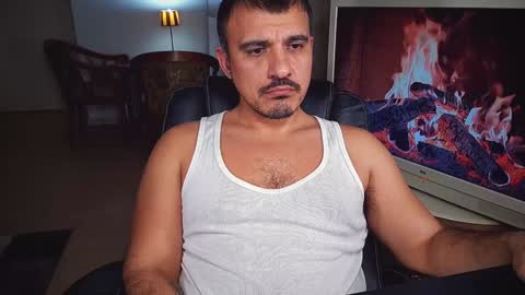 Snapshot of officeman7 chatting on January 2, 8:13 pm officeman7 online show from January 2, 8:13 pm