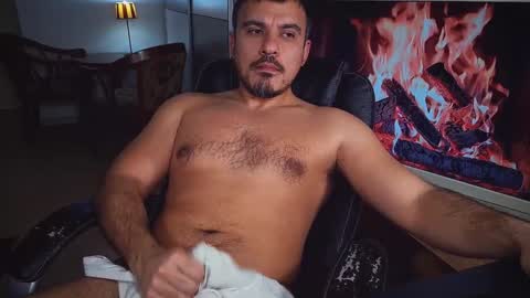 Snapshot of officeman7 chatting on February 2, 7:35 pm officeman7 online show from February 2, 7:35 pm