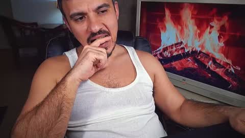 Snapshot of officeman7 chatting on February 7, 8:31 pm officeman7 online show from February 7, 8:31 pm