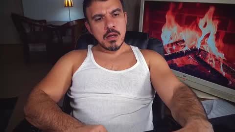 Snapshot of officeman7 chatting on February 8, 5:29 pm officeman7 online show from February 8, 5:29 pm