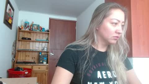 officialrosevelvet online show from August 6, 3:25 pm