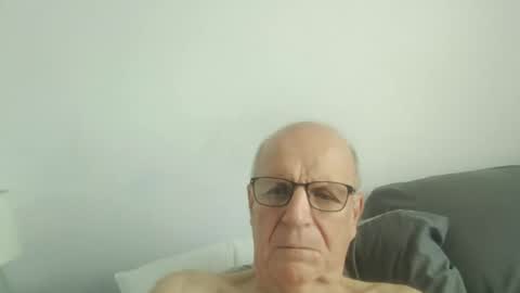 Snapshot of oggi95 chatting on September 15, 3:01 pm oggi95 online show from September 15, 3:01 pm