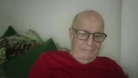 Snapshot of oggi95 chatting on October 14, 7:25 pm oggi95 online show from October 14, 7:25 pm