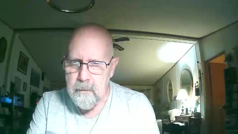 Snapshot of ogusbogus chatting on November 23, 12:43 am Maximus No Mo online show from November 23, 12:43 am