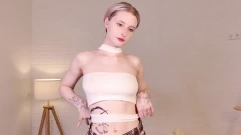 Lily online show from July 16, 2:01 pm