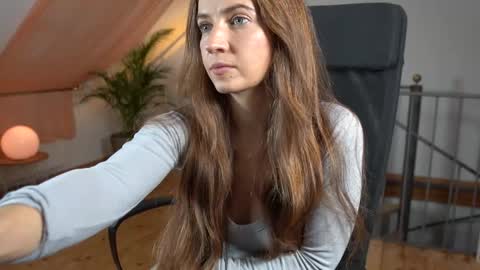 Lola online show from November 25, 5:46 pm