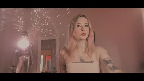 your dear Lilith Chapman online show from June 26, 1:15 pm