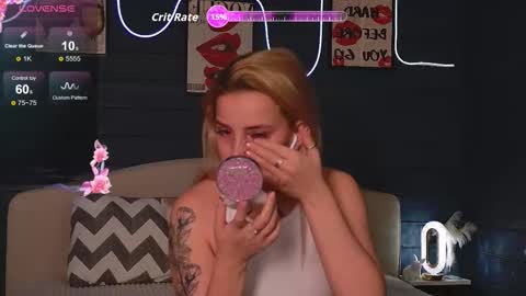 oh_my_julia online show from November 2, 3:25 pm