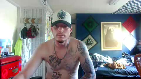 Snapshot of oh_you_know69 chatting on April 20, 5:37 pm who dares toss me some tips lets have fun online show from April 20, 5:37 pm