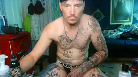 Snapshot of oh_you_know69 chatting on April 29, 4:22 pm who dares toss me some tips lets have fun online show from April 29, 4:22 pm