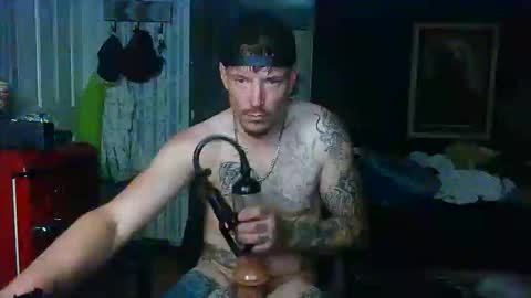 Snapshot of oh_you_know69 chatting on May 1, 8:19 am who dares toss me some tips lets have fun online show from May 1, 8:19 am