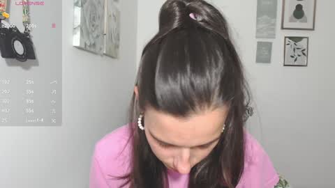 ohanna_ online show from November 11, 10:21 pm