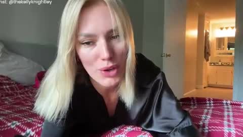 Kelly online show from July 19, 6:33 pm