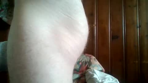 ohboywelli online show from April 3, 4:49 pm
