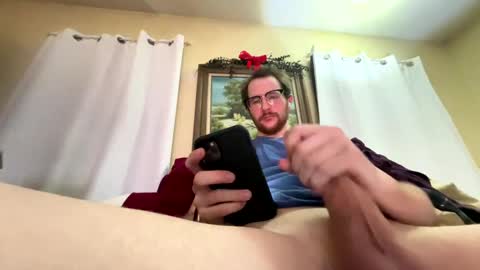 Snapshot of ohio944 chatting on December 31, 7:10 am Dom online show from December 31, 7:10 am