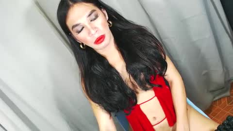 Snapshot of ohlalasamanthaxxx143 chatting on February 25, 9:57 pm IM CHIE DONT FORGET TO FOLLOW ME MAKE ME SMILE HERE THUMB UP FOR 25TOK online show from February 25, 9:57 pm
