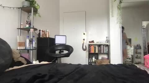 ohmillieevanillie online show from June 21, 4:31 pm