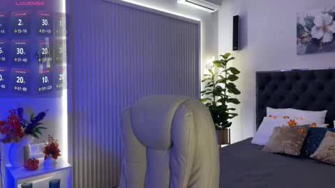 Emma online show from October 24, 1:35 am