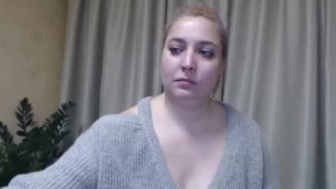 Snapshot of ohsweetiren chatting on February 5, 10:08 am Iren online show from February 5, 10:08 am