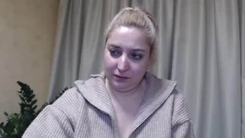 Snapshot of ohsweetiren chatting on February 19, 10:12 am Iren online show from February 19, 10:12 am