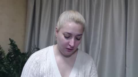 Snapshot of ohsweetiren chatting on October 31, 7:09 am Iren online show from October 31, 7:09 am