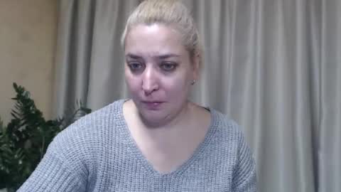 Snapshot of ohsweetiren chatting on November 2, 7:44 am Iren online show from November 2, 7:44 am