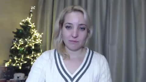 Snapshot of ohsweetmari chatting on December 30, 6:05 pm Mari online show from December 30, 6:05 pm