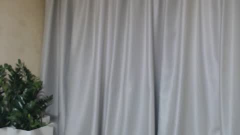 Snapshot of ohsweetmari chatting on February 22, 12:15 pm Mari online show from February 22, 12:15 pm