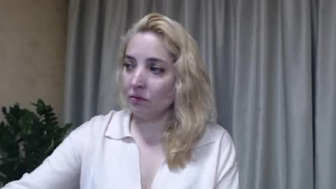 Mari online show from May 23, 4:44 pm