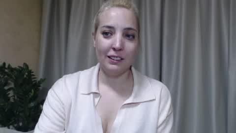 Mari online show from May 31, 2:35 pm
