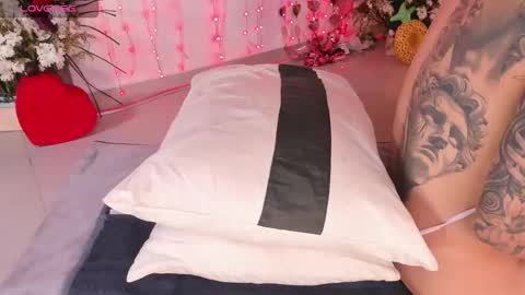 ohyesly_ online show from February 24, 10:57 am