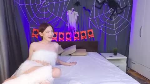 Snapshot of okerriella chatting on October 31, 11:44 am Ami online show from October 31, 11:44 am