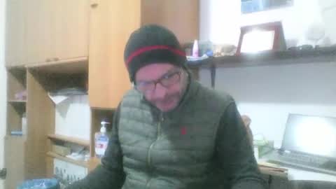 Snapshot of olak21 chatting on November 23, 4:51 pm olak21 online show from November 23, 4:51 pm